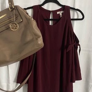 Off shoulder Fall dress with cute details!